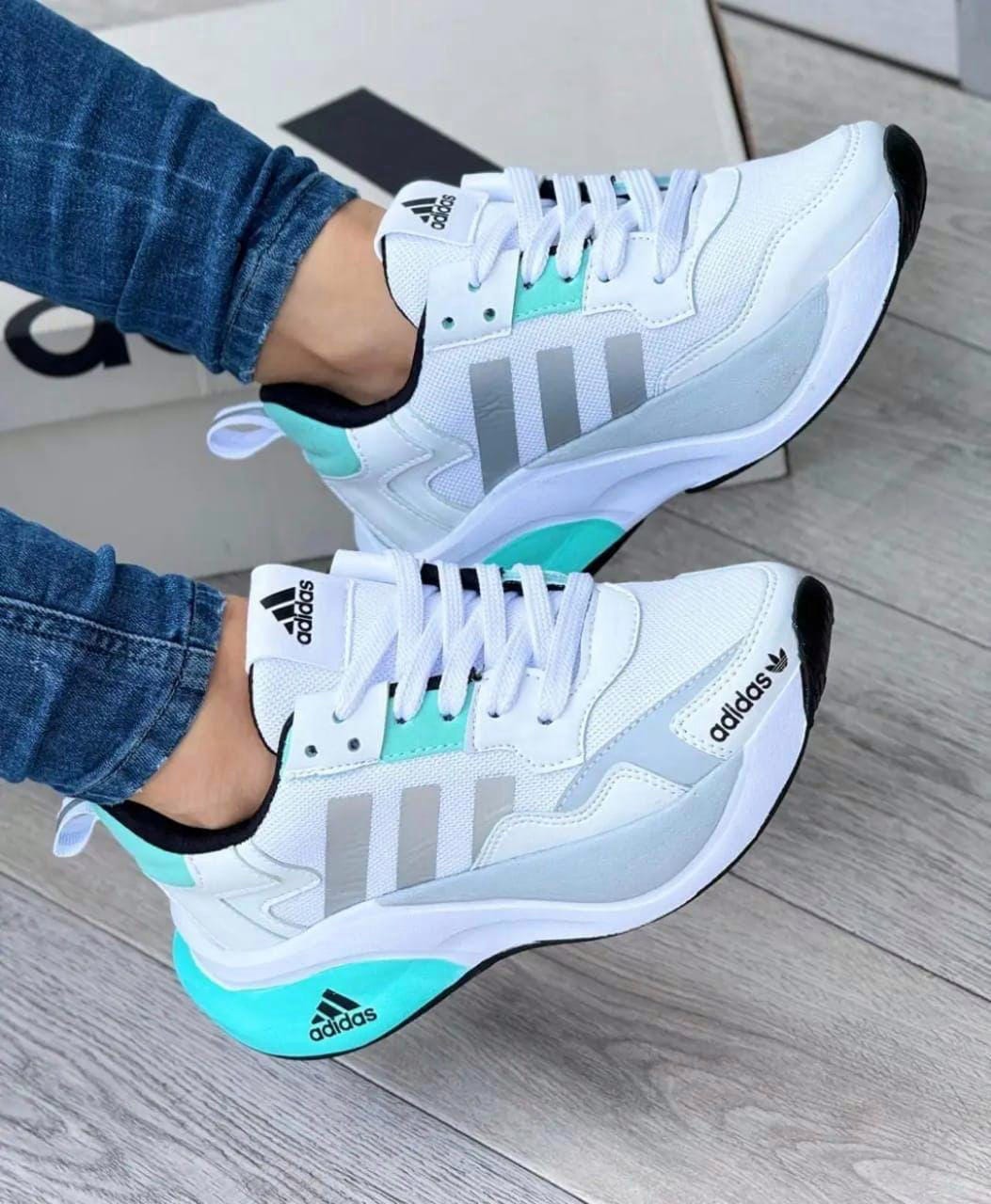 Adidas reflectivos